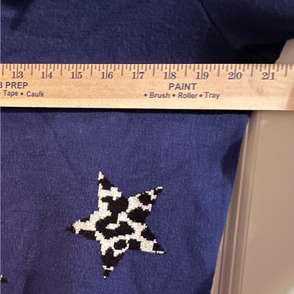 INVESTMENTS Women’s Plus Size 1X
EUC Sweater Star Print Envelope Neck
Blue Rayon - Picture 2 of 8